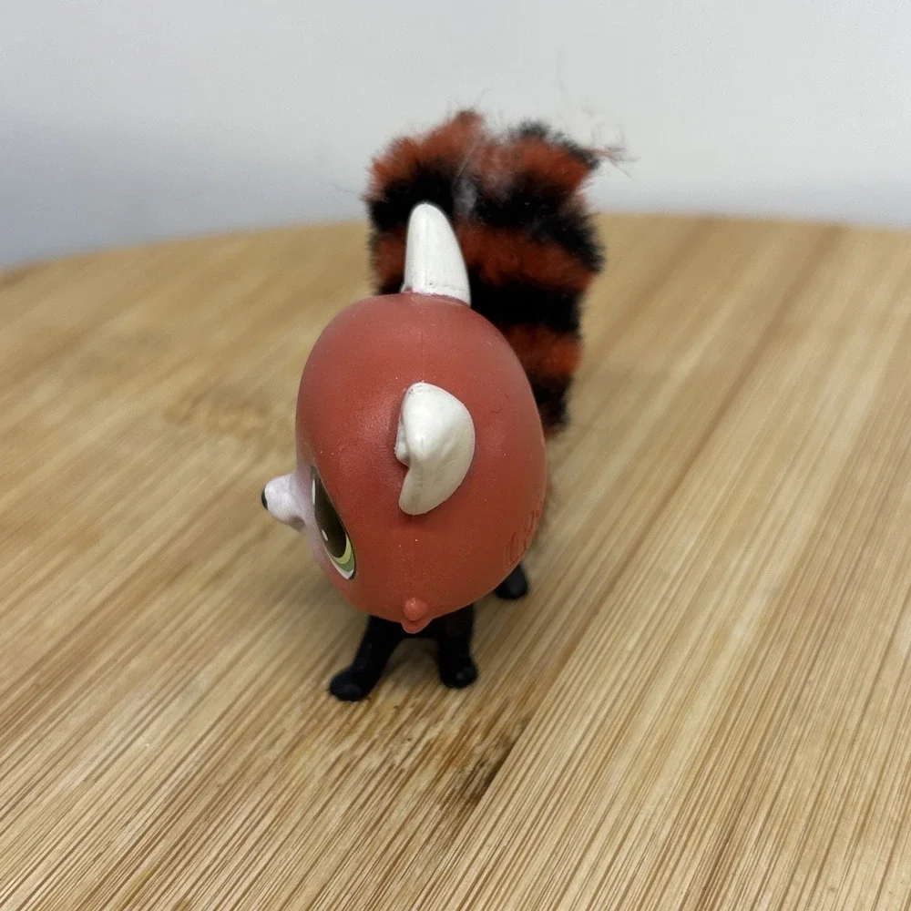 Redley Furrytail #120 Red Panda FLUFFY TAIL Littlest Pet Shop Hasbro LPS